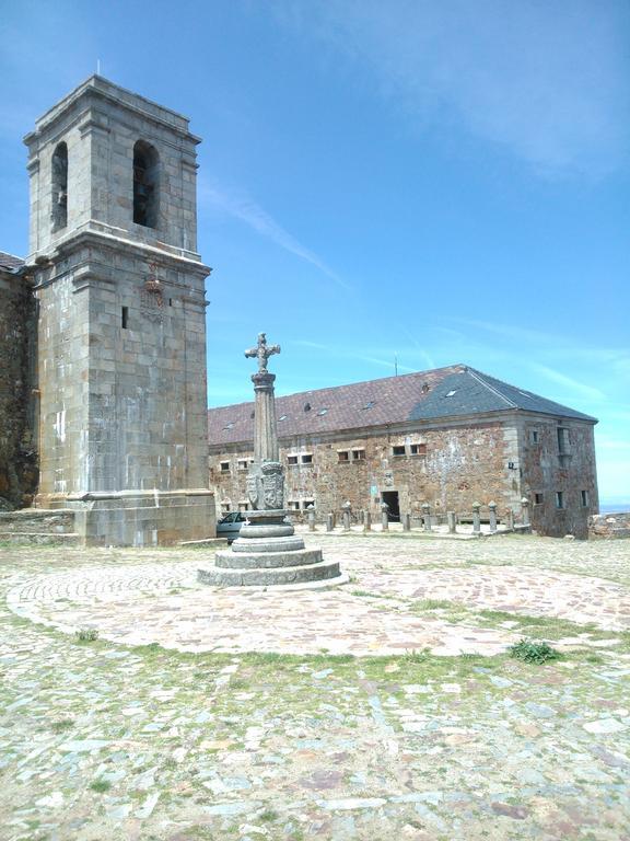 Hospederia Del Santuario De La Pena De Francia Hotel El Cabaco ภายนอก รูปภาพ