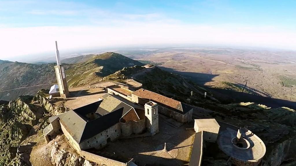 Hospederia Del Santuario De La Pena De Francia Hotel El Cabaco ภายนอก รูปภาพ