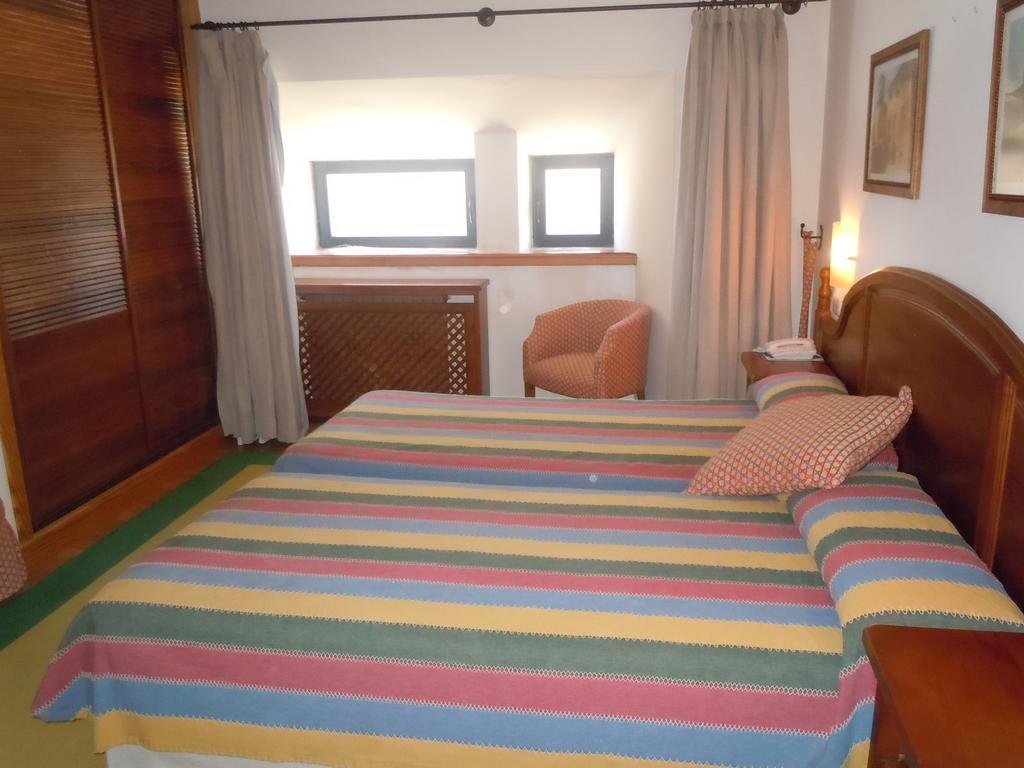Hospederia Del Santuario De La Pena De Francia Hotel El Cabaco ห้อง รูปภาพ
